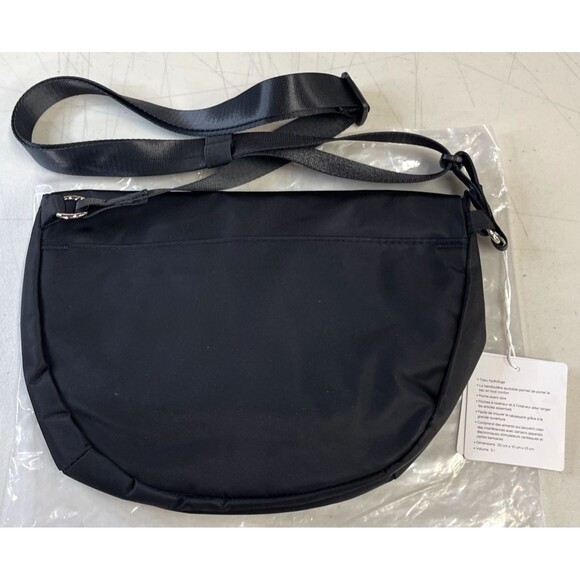Lululemon All Night Festival Bag 5L Black Silver Zipper Crossbody NWT - Picture 5 of 6